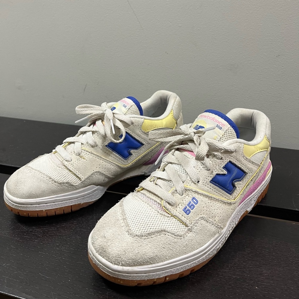 New Balance 550 trainers in white and blue 8W 6.5M